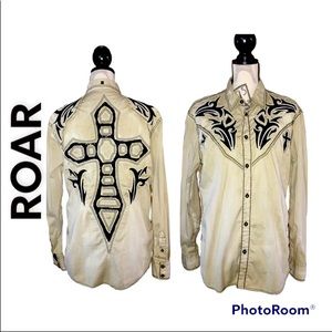 Roar Womens Signature Shirt Button Up Light Tan/Brown Trim Cross Size Medium